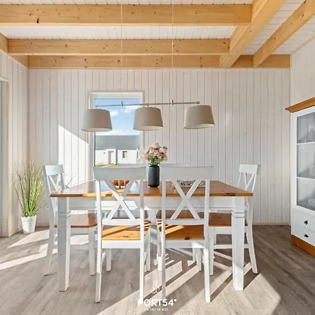 Strandlaeufer Holiday home *